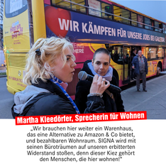 sharepic_2 Ein Foto von der ver.di Galeria Bustour. Martha Kleedörfer steht neben einer ver.di Sekretärin am Mikrofon und hält eine Rede.
