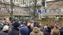 Foto der Gedenkkundgebung beim Block der Frauen.