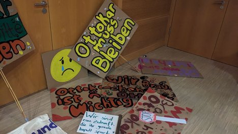 Foto vom Jugendprotest in der BVV Mitte.